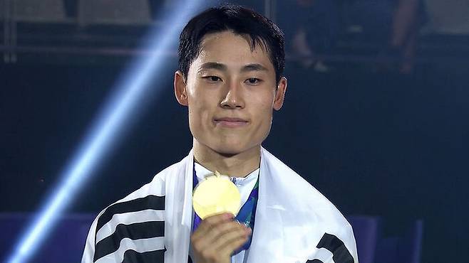이준석 어머니와 포옹하는 모습