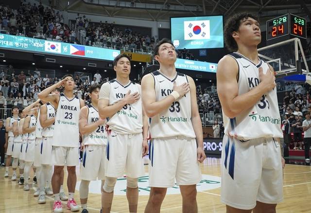 에디 다니엘(맨 오른쪽). /사진=대한민국농구협회 제공