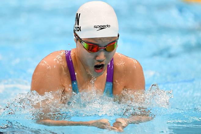 TOPSHOT - China's Yu Zidi competes in the final of the women's 200m individual medley swimming event during the 2026 Asian Games at the Tokyo Aquatics Centre in Tokyo on September 21, 2026. (Photo by ANDREW CABALLERO-REYNOLDS / AFP)<저작권자(c) 연합뉴스, 무단 전재-재배포, AI 학습 및 활용 금지>