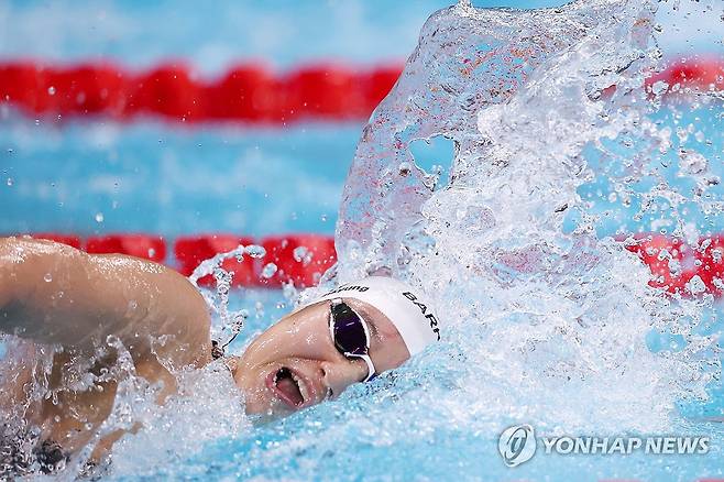 역영하는 허연경 (도쿄=연합뉴스) 윤동진 기자 = 25일 도쿄 아쿠아틱스 센터에서 열린 2026 아이치·나고야 아시안게임 수영 여자 400m 혼계영 결승. 한국 여자 계영 팀 허연경이 역영하고 있다.  2026.9.25 mon@yna.co.kr