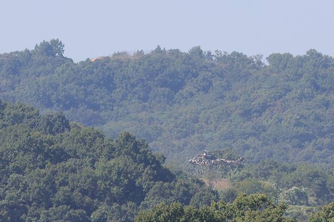 DMZ 인근에서 이동 중인 수리온 헬기. 연합뉴스