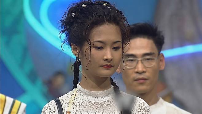 스포트라이트 뒤편의 거친 풍파를 견뎌내며 스스로 갑옷을 입기 시작했던 데뷔 초기의 기록. MBC 제공