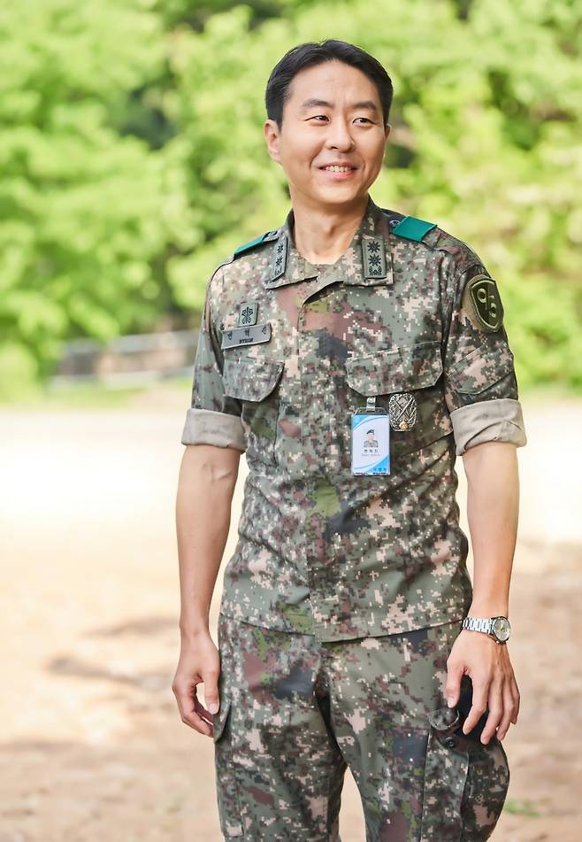 ENA 드라마 <신병 4: 사보타주>에서 신화부대 대대장 ‘변혁진’을 연기한 배우 이현균. KT스튜디오지니 제공