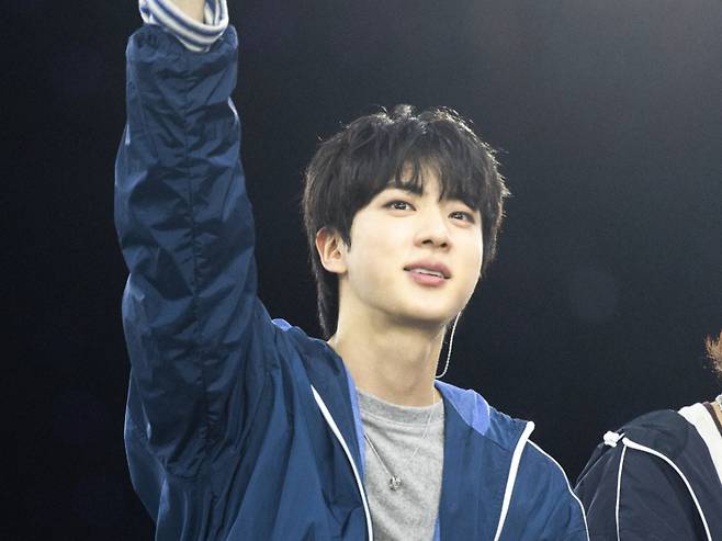 방탄소년단 진, 아이돌픽 71주 연속 1위..위클리 최다 득표 '전 부문 통합 1위'