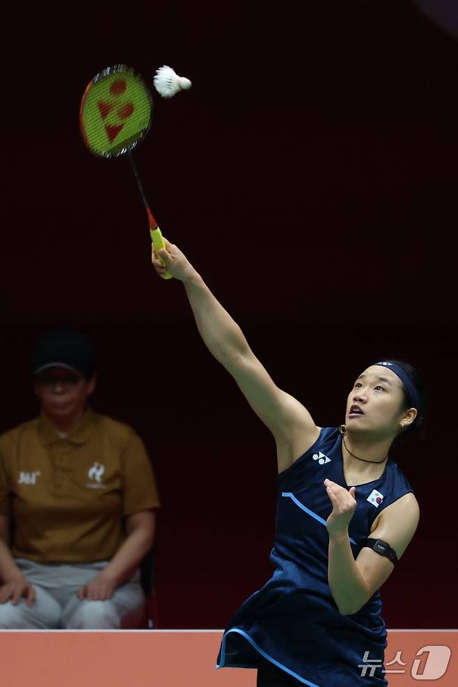 대한민국 안세영이 29일 일본 이치노미야 시립체육관에서 열린 2026 아이치·나고야 아시안게임 배드민턴 여자 단식 결승전에서 일본의 야마구치 아카네와 맞대결을 펼치고 있다. /사진=뉴스1