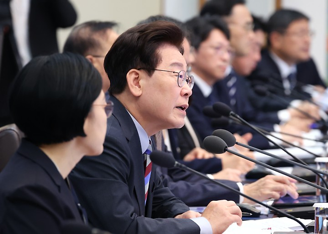 이재명 대통령이 29일 청와대에서 열린 국무회의에서 발언하고 있다. 청와대통신사진기자단