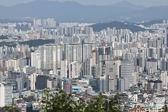 서울 남산 전망대에서 바라본 아파트 단지. 2026.9.20 ⓒ 뉴스1 이종수 기자
