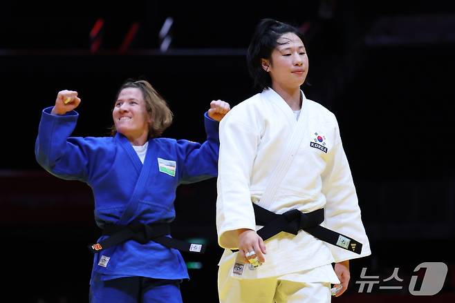 대한민국 장세윤이 30일 일본 아이치 인터내셔널 아레나에서 열린 2026 아이치·나고야 아시안게임 유도 여자 52kg급 결승전에서 우즈베키스탄의 카담보예바 시타와 맞대결을 펼치고 있다. 2026.9.30 ⓒ 뉴스1 김민지 기자