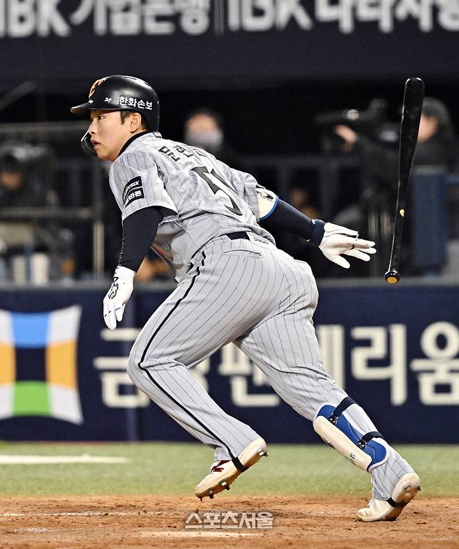 한화 문현빈이 21일 잠실구장에서 열린 2026 KBO리그 LG와의 경기 5회초 2사 2루 상황에서 LG 송승기를 상대로 1타점 3루타를 치고 있다. 잠실 | 박진업 기자 upandup@sportsseoul.com