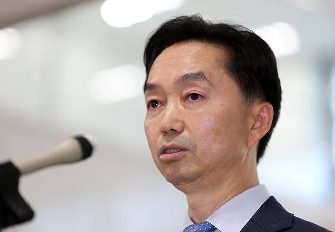 김지용 중대범죄수사청장 후보자가 14일 오후 서울 종로구 정부서울청사 창성동 별관에서 최근 현안 관련 입장 표명을 하고 있다.뉴시스