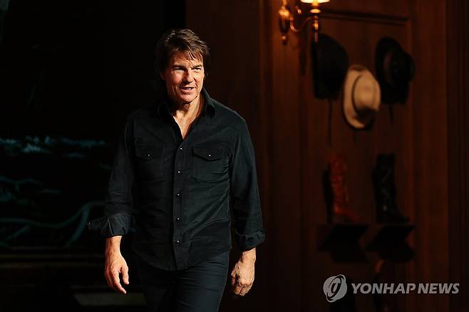 '디거' 기자간담회 참석하는 톰 크루즈 (서울=연합뉴스) 류효림 기자 = 배우 톰 크루즈가 1일 서울 여의도 콘래드 호텔에서 열린 영화 '디거' 기자간담회에 참석하고 있다. 2026.10.1 ryousanta@yna.co.kr