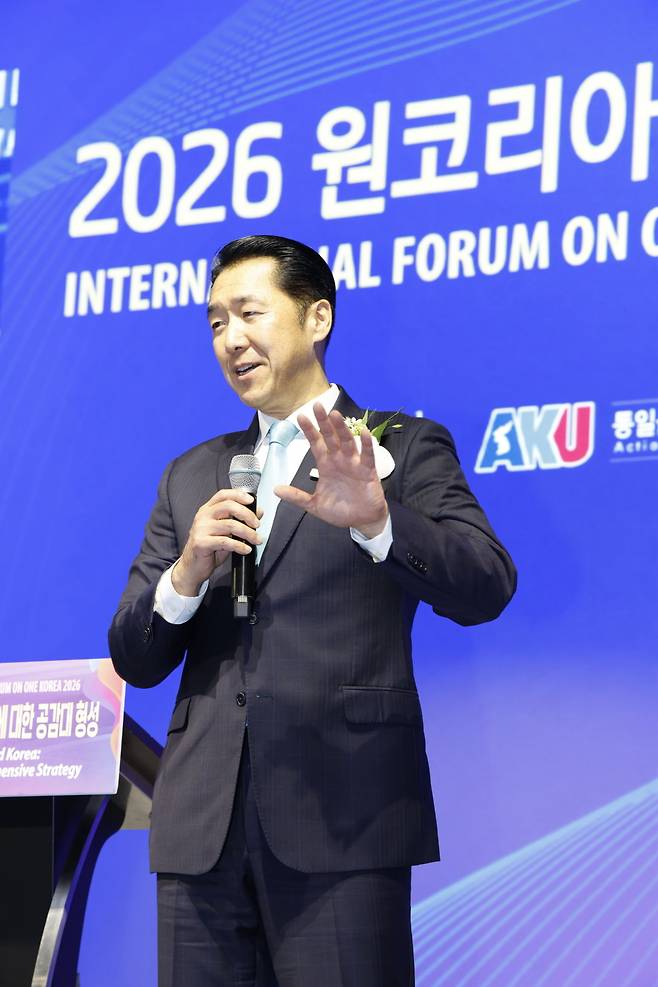 문현진 글로벌피스재단 세계의장이 10월 2일 열린 ‘2026 원코리아국제포럼’에서 기조연설을 하고 있다. 박해윤 기자