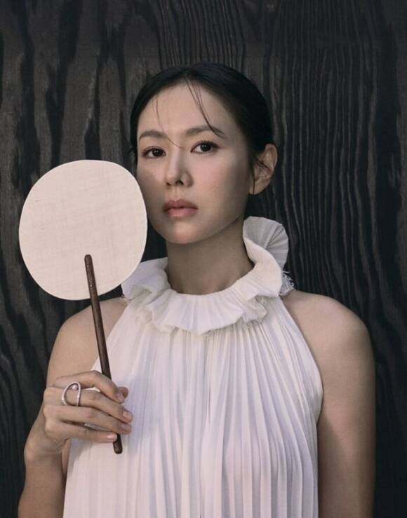 배우 손예진이 <더팩트>와 만나 넷플릭스 오리지널 시리즈 '스캔들' 공개 관련 인터뷰를 진행했다. /넷플릭스