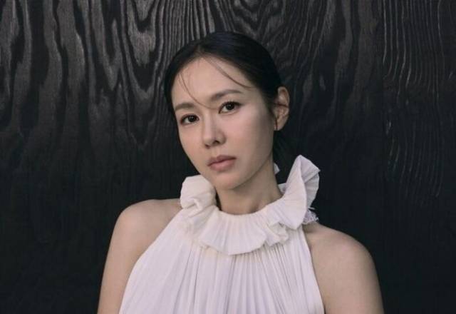 배우 손예진이 이전만큼 다작을 하는 건 아니더라도 계속해서 변화를 보여주고 싶다는 바람을 전했다. /넷플릭스