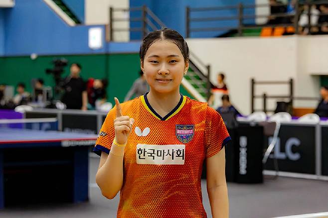 여자단식 우승을 차지한 이다은. 사진=KTTP