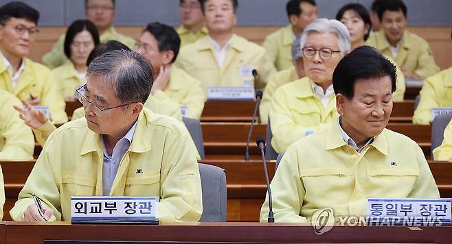 지난 8월 을지연습 준비보고회의 참석한 조현 외교부 장관·정동영 통일부 장관 [연합뉴스 자료사진]