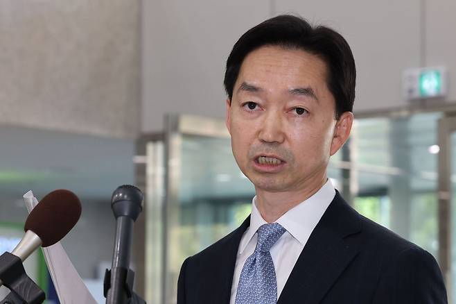 김지용 중대범죄수사청장 후보자가 중수청이 개청한 지난 2일 오후 서울 종로구 창성동 정부서울청사 별관에서 입장 발표를 하고 있다. 뉴스1