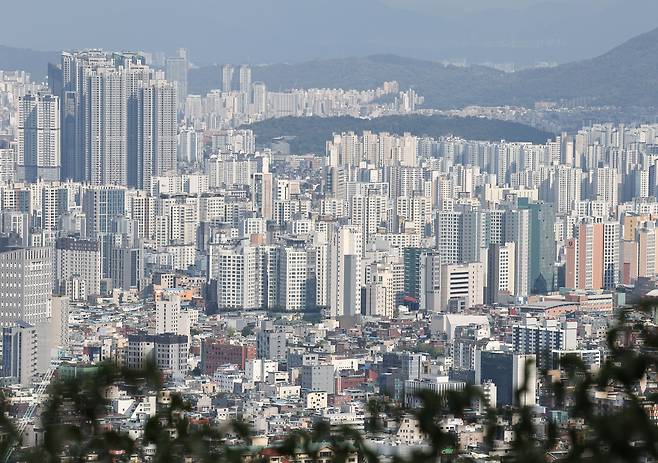 지난 5일 남산에서 바라본 서울 시내 아파트 단지. 뉴스1