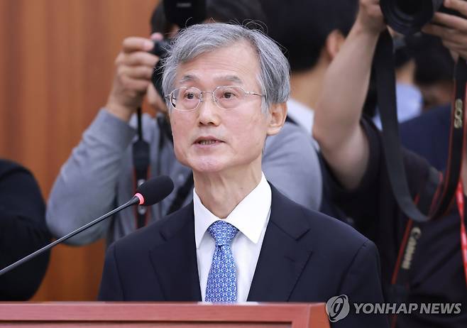 인사말하는 조희대 대법원장 (서울=연합뉴스) 신현우 기자 = 조희대 대법원장이 6일 국회 법제사법위원회에서 열린 대법원 등에 대한 국정감사에서 인사말하고 있다. 2026.10.6 nowwego@yna.co.kr