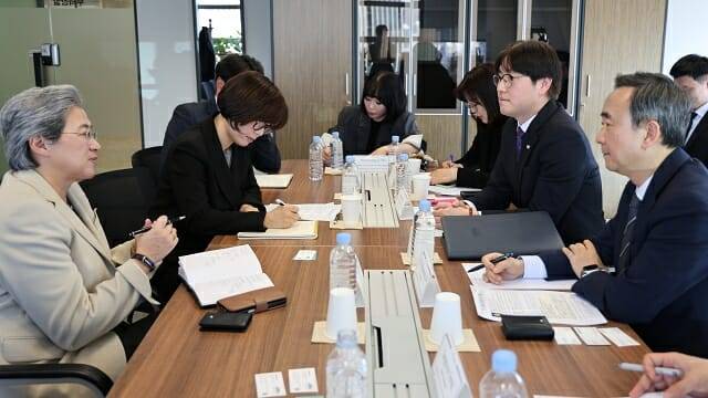 3월 하순 리사 수 AMD CEO(왼쪽)과 회동한 임문영 국가AI전략위 부위원장, 하정우 전 청와대 AI·미래기획수석. (사진=국가AI전략위)