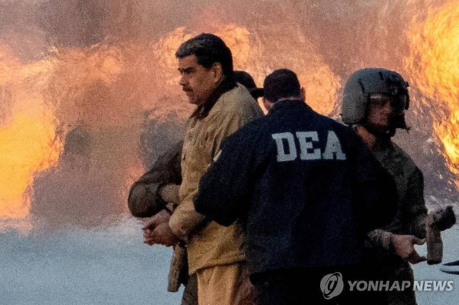 뉴욕 법원으로 호송되는 마두로 전 베네수 대통령(2026년 1월) [로이터=연합뉴스 자료사진. 재판매 및 DB 금지]