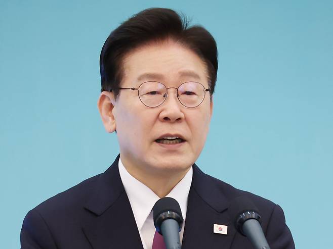 이재명 대통령이 8일 청와대에서 열린 압델 파타 알시시 이집트 대통령과의 공동언론발표에서 발언하고 있다./뉴시스