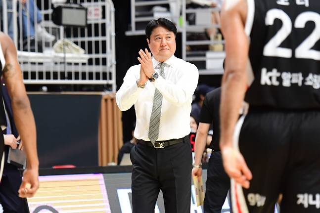 문경은 수원KT 감독. /사진=KBL 제공