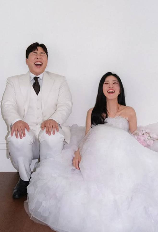한윤서