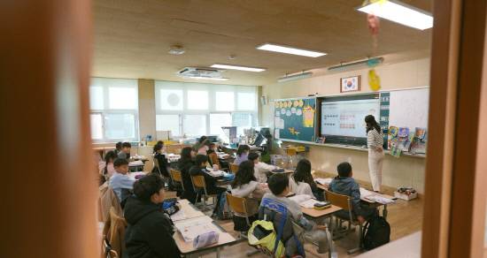 경남도교육청은 초등학력 점프업 프로젝트를 비롯해 경남형 스터디카페 개설, 수학·과학·영어 100시간 몰입캠프 운영 등을 통해 학생들의 학력향상에 전력한다는 방침이다. 사진=경남도교육청