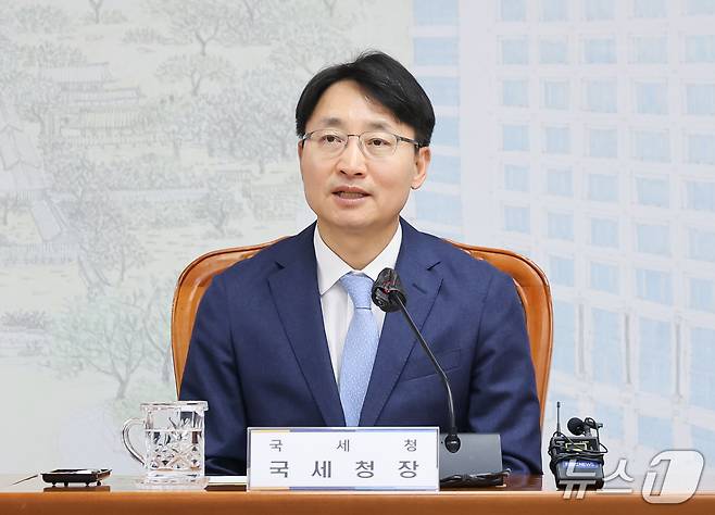 이재명 대통령은 14일 강훈식 대통령비서실장 후임으로 임광현 국세청장을 임명했다. 강 비서실장이 지난달 21일 전격 사의를 표명한 지 23일 만이다. 사진은 임광현 국세청장이 지난 3월 13일 오전 서울지방국세청에서 열린 전국 지방청장 회의에서 발언하는 모습. (뉴스1 DB. 재판매 및 DB 금지) 2026.10.14 ⓒ 뉴스1