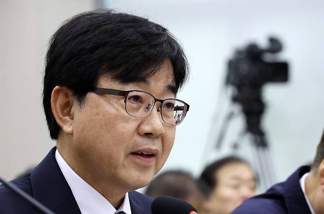 인태연 소상공인시장진흥공단 이사장이 15일 국회 산업통상자원중소벤처기업위원회에서 열린 국정감사에서 의원 질의에 답하고 있다. (사진=연합뉴스)
