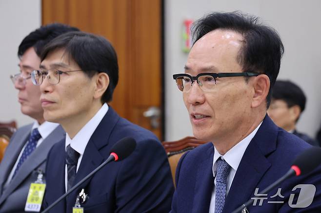김대웅 서울고등법원장이 16일 서울 여의도 국회에서 열린 법제사법위원회의 서울고등법원 등에 대한 국정감사에서 의원 질의에 답변하고 있다. 2026.10.16 ⓒ 뉴스1 신웅수 기자
