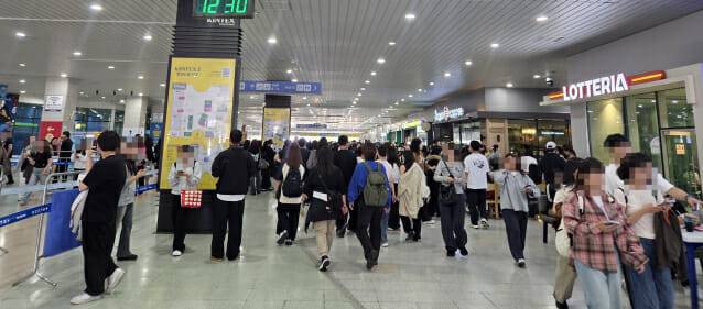 놀 페스티벌에 참여하기 위한 관람객들로 17일 경기도 고양시 킨텍스 제2전시장이 인산인해를 이루고 있다. (사진=지디넷코리아)