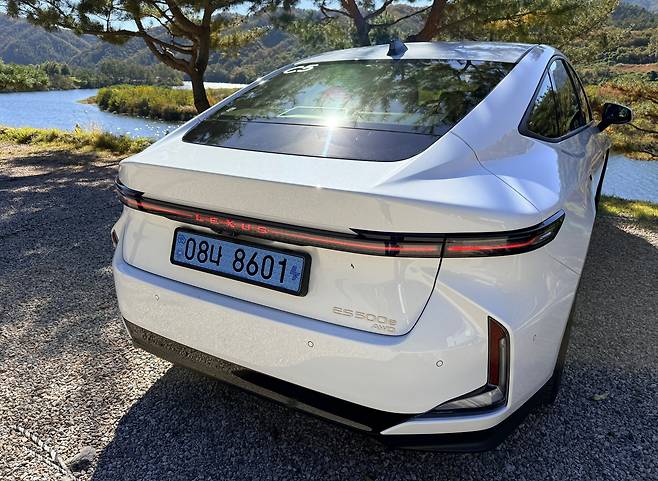 렉서스 '올 뉴 ES 500e AWD'./이윤정 기자