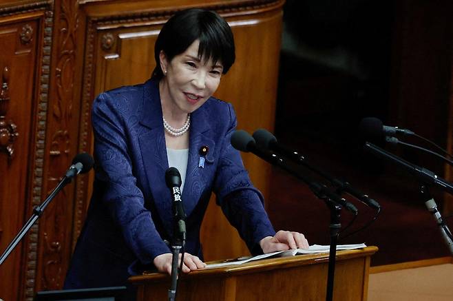 다카이치 사나에 일본 총리가 5일 도쿄 국회의사당에서 열린 소신 연설에서 외국인 규제 정책에 대해 설명하고 있다. 도쿄=로이터 연합뉴스