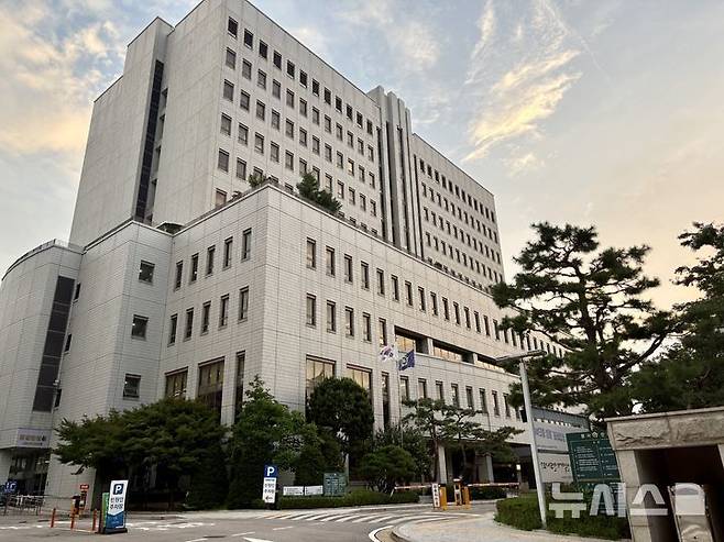 [서울=뉴시스] 서울 양천구 서울남부지법 전경. 2025.09.15. photo@newsis.com *재판매 및 DB 금지