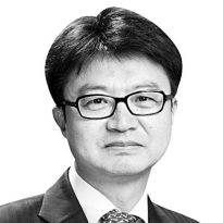 강원택 서울대학교 정치외교학부 명예교수