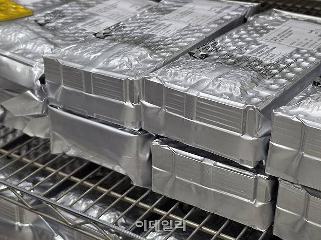 지니 셋톱박스에 들어가는 LPDDR5 32G 램이 포장돼 있다(사진=윤정훈 기자)