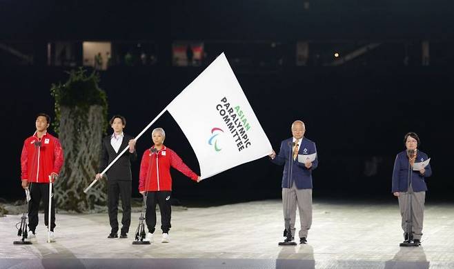현재 진행 중인 아시안패러게임(장애인아시아경기대회)에서는 중국 국가 대신 한국 애국가가 흘러나오는 등 국가 오재생 사고가 잇따르면서 논란이 커지고 있다. 신화통신연합뉴스