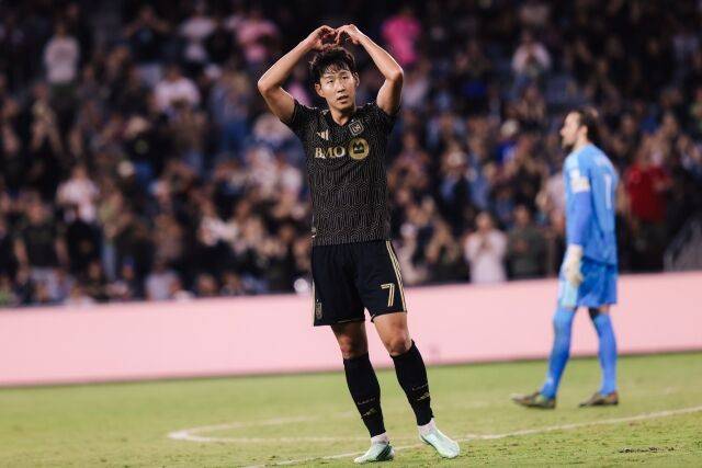 손흥민(LAFC)이 15일(이하 한국시각) 미국 캘리포니아주 로스앤젤레스의 BMO 스타디움에서 펼쳐진 오스틴FC와의 ‘2026시즌 메이저리그사커(MLS’) 29라운드에서 득점을 터트렸다./LAFC 제공