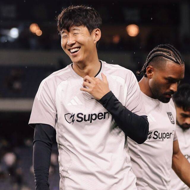 손흥민이 11일 BMO 스타디움에서 열린 밴쿠버 화이트캡스와의 홈 경기를 앞두고 워밍업을 하고 있다./LA FC 제공