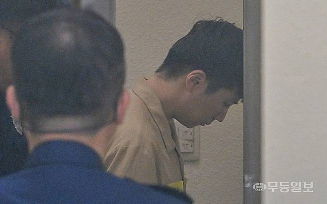 여고생 살해범 장윤기가 30일 오후 전남광주통합특별시 동구 광주지방법원에서 1심 선고를 받으러 출석하고 있다.양광삼기자 ygs02@mdilbo.com/2026.09.30
