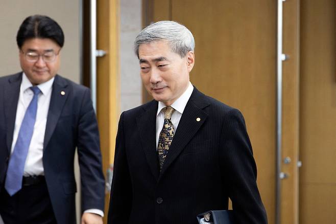 신현송 한국은행 총재가 22일 서울 중구 한국은행에서 열린 금융통화위원회 회의에 참석하고 있다.ⓒ연합뉴스