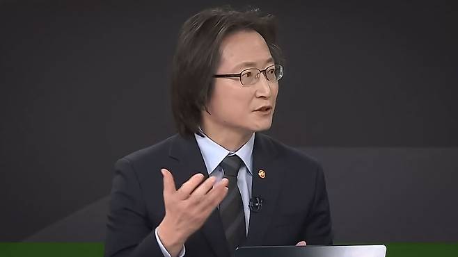 KBS 일요진단에 출연한 주병기 공정거래위원장