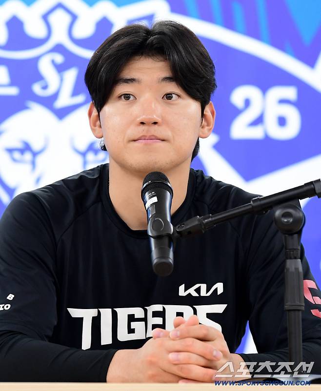 25일 대구 삼성라이온즈파크에서 KIA와 삼성의 PO 1차전 경기가 열린다. 인터뷰하고 있는 KIA 김도영. 대구=송정헌 기자songs@sportschosun.com/2026.10.25/