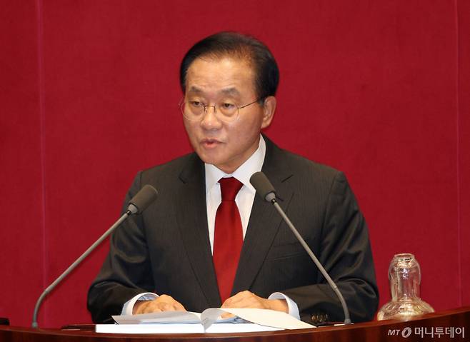 [서울=뉴시스] 고범준 기자 = 윤재옥 국민의힘 의원이 9일 서울 여의도 국회에서 열린 제439회 국회(정기회) 제5차 본회의 정치 분야에서 대정부 질문을 하고 있다. 2026.09.09. bjko@newsis.com /사진=고범준
