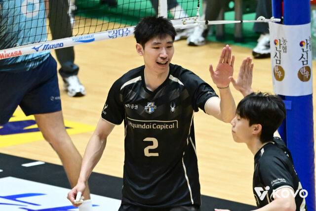 현대캐피탈 장추안이 지난 22일 펼쳐진 대한항공과의 2026 여수·NH농협컵 프로배구대회에서 득점에 성공했다./KOVO 제공