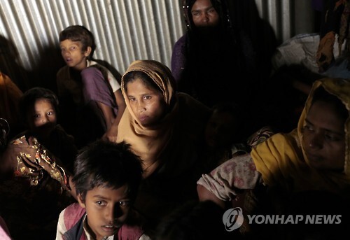미얀마군의 탄압을 피해 방글라데시로 빠져나온 로힝야족 난민[AP=연합뉴스 자료사진]