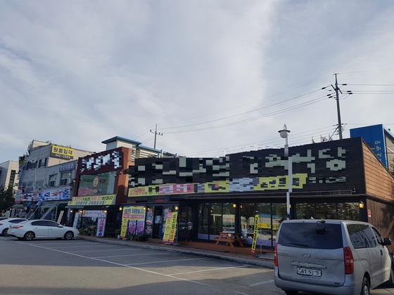 경기침체와 김영란법 여파로 어려움을 겪고 있는 횡성의 한우 식당. 박진호 기자