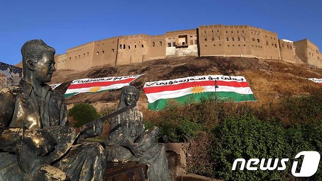 23일(현지시간) 쿠르드족 분리독립 투표 깃발이 붙은 자치지역 아르빌의 모습. © AFP=뉴스1